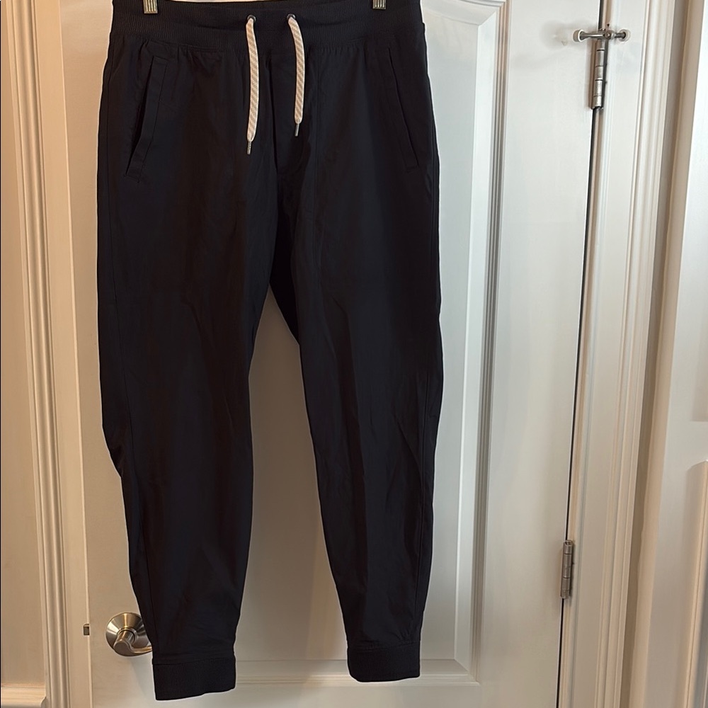 Vuori Men’s Meta Jogger Sweatpants with Elastic Waistband - Black